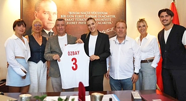 Voleybolun yıldızı Güzelbahçe'de antrenman yapacak