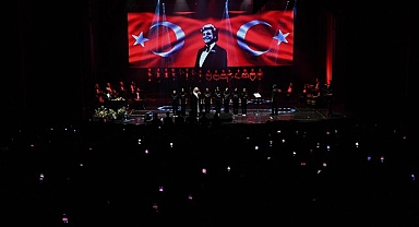 Zeki Müren, masal tadında bir gece ile anıldı