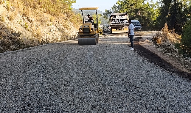 Alanya'da Bayırkozağacı, Güzelbağ ve Katı Atık Tesisi yolu asfaltlandı