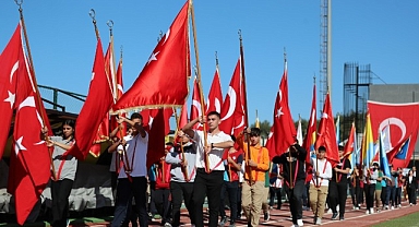 Aliağa, Cumhuriyetin 101. Yılında Atatürk Stadında Buluştu