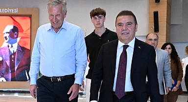 Almanya Eski Cumhurbaşkanı Wullf'tan Başkan Böcek'e ziyaret