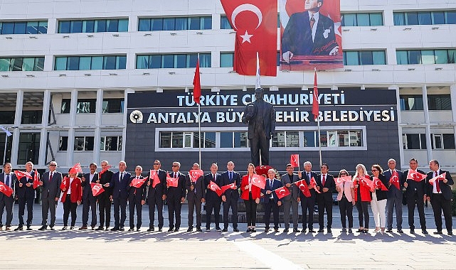 Antalya Büyükşehir'de Cumhuriyet Bayramı kutlandı