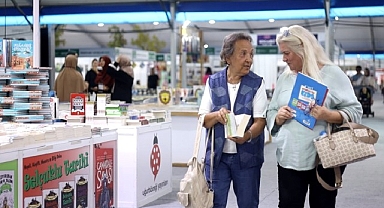 Baş tacı büyüklerimiz Kitap Fuarı'na konuk oldu