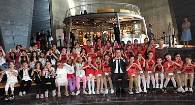 Başkan Aydın 11 Ekim Dünya Kız Çocukları Günü'nü pasta keserek kutladı