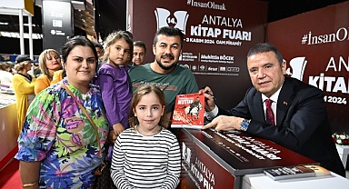 Başkan Muhittin Böcek okurlarıyla buluştu 
