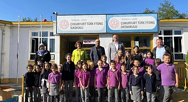 Başkan Taşyasan’dan minik öğrencilere kırtasiye seti