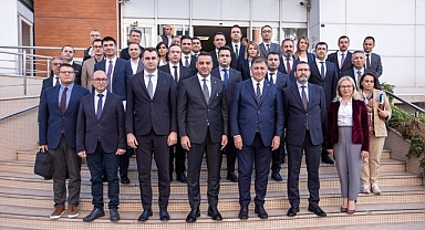 Başkan Tugay’dan ilçe belediyelerine destek mesajı