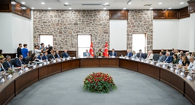 Başkan Tugay, İzmir Körfezi Acil ve Kısa Vadeli Eylem Planı’na itiraz nedenlerini açıkladı: “Şerhimi paylaşarak imzalayacağım”