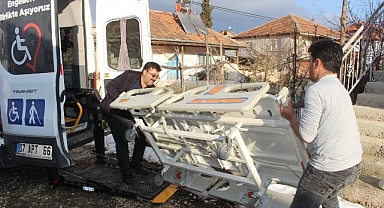  Büyükşehir Belediyesi hasta ve hasta yakınlarının yanında