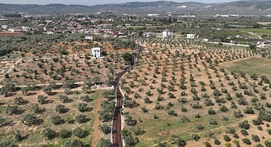 Büyükşehir’den çevre yerleşimlerde sathi kaplama atağı 14 ilçede 200 kilometrelik ova yolu düzenlendi