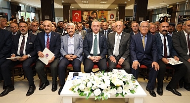 Cem Vakfının çalıştayında Büyükakın'a yoğun ilgi