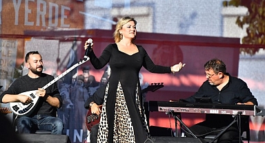 “Cumhuriyet Her Yerde” Tire’de tarihi akşam