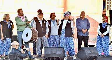 Cumhuriyet’in 101’inci yıl coşkusu Ulamış’ta “Daha huzurlu ve güvenli bir Türkiye için Cumhuriyet”