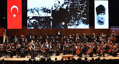 DenizBank Cumhuriyetimizin 100. Yılı Konseri’ni Atatürk’ün sevdiği eserlerle İzmir’de düzenledi