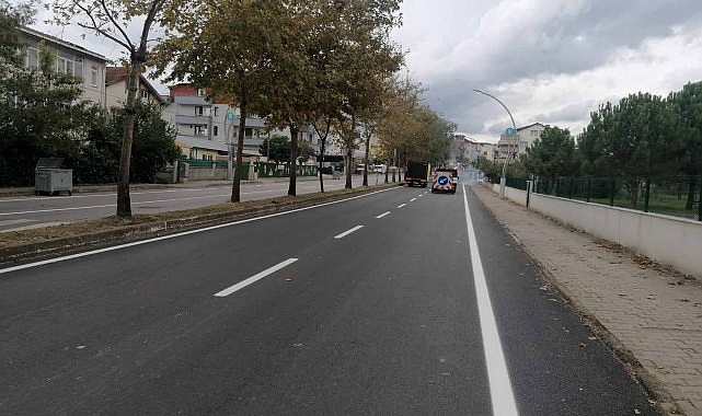 Derince Ertuğrul Gazi Caddesi'nde yol çizgileri çizildi
