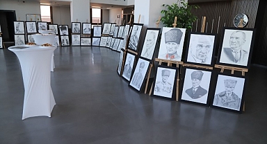 Dikili’de “Sarı Saçlı Mavi Gözlüm” konulu sergiye yoğun ilgi