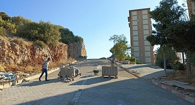 Edremit Belediyesi’nden yol düzenleme çalışmaları