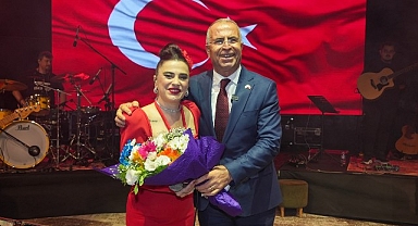 Gaziemir’de Cumhuriyet coşkusu Ceylan Ertem ile yaşandı