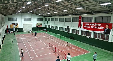 Geleceğin şampiyon raketleri korta çıktı 