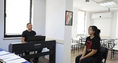 Geleceğin sanatçıları Aydın Büyükşehir Belediyesi Konservatuvarı'nda yetişiyor