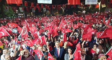 Gölcük Belediye Başkanı Ali Yıldırım Sezer, yayınladığı mesaj ile 29 Ekim Cumhuriyet Bayramı’nı kutladı.