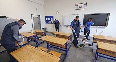 İBB, Bir Haftada 65 Bin Öğrencinin Okulunu Temizledi