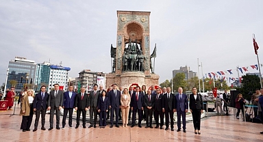 İstanbul'un Kurtuluşu'nun 101'inci Yılı Taksim'de Kutlandı