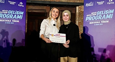 İstanbul Vakfı çatısı altında Dr. Dilek Kaya İmamoğlu’nun fikir öncülüğüyle hayata geçen Büyüt Hayallerini projesi, üçüncü kez ‘Gelişim Programı’ gerçekleştirdi