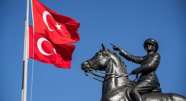 İzmir’de en büyük bayrama en görkemli kutlama