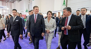 İzmir’in üç fuarı tekstil sektörüne güç verdi 