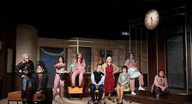 İzmir Şehir Tiyatroları yeni yol arkadaşları arıyor