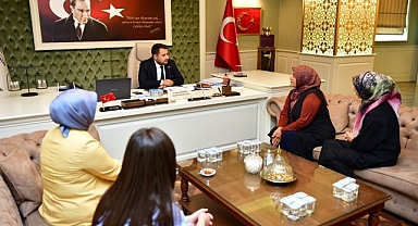 Kahramankazan Belediye Başkanı Selim Çırpanoğlu, Halk Günü'nde ilçe sakinleriyle bir araya gelmeyi sürdürüyor.