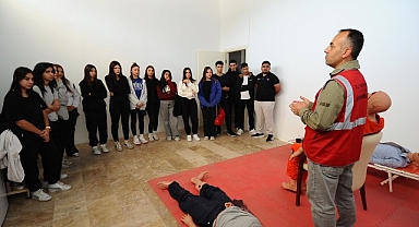 Karşıyaka’da okullara yönelik afet farkındalık eğitimleri başladı