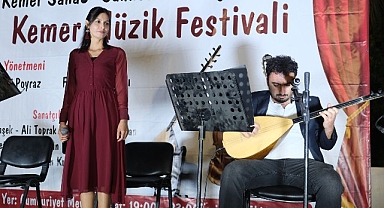 Kemer'de, Kemer Belediyesi'nin destekleriyle 3. Kemer Müzik Festivali düzenlendi.