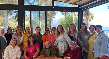 Kemer’in çınarları Deniz Kafe’de buluştu