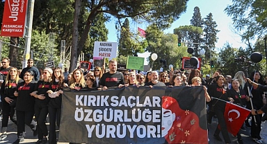 Kırık saçlar özgürlüğe Buca'da yürüdü