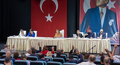Konak Belediye Meclisi 2025 yılı mali bütçesini onayladı
