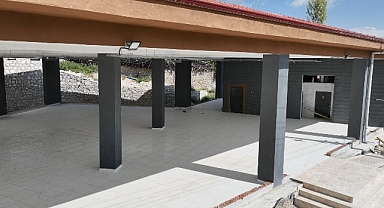 Korkuteli Dereköy'de çok amaçlı salon inşaatı sona yaklaştı