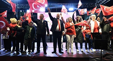 Menemen’de Binler, Cumhuriyet Aşkıyla Yürüdü