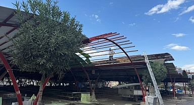 Salihli Pazar Pazarı'nda Onarım Çalışmaları Sürüyor