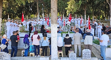 Şehit Deniz Akdeniz Gölcük'te Kabri Başında Dualarla Anıldı