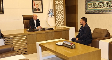 Selçuklu Belediye Başkanı Ahmet Pekyatırmacı, “Halk Günü” Buluşmaları kapsamında vatandaşlarla bir araya gelmeye devam ediyor.