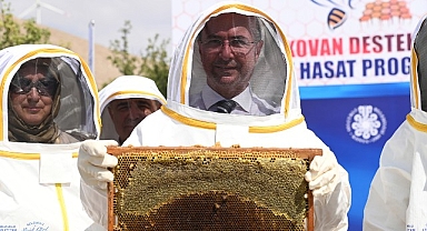 Selçuklu Belediyesi’nin kırsal mahallelerde kalkınmanın ve hayvansal üretimin geliştirilmesi amacıyla hayata geçirdiği ‘% 50 Hibeli Arılı Kovan Desteği’ne başvurular başladı.