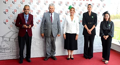 Veliefendi Hipodromu'nda Atlar Serebral Palsi İçin Dörtnala Koştu