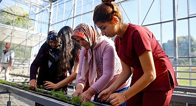 Alzheimer hastaları Mavi Ev'de moral buluyor