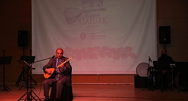 Atatürk, türkülerle anıldı