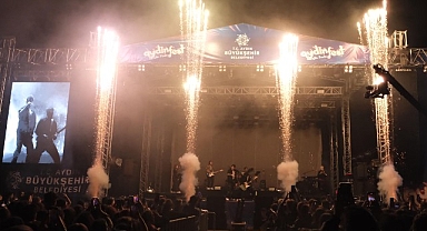 Aydınlı gençlerden Başkan Çerçioğlu'na Aydınfest teşekkürü.