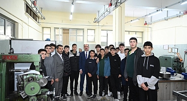 Başkan Altay, Selçuklu Mesleki ve Teknik Anadolu Lisesi Öğrencileriyle Buluştu