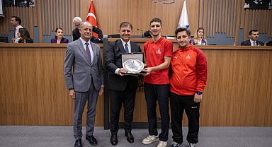 Başkan Tugay'dan millilik vurgusu