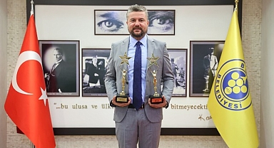 Buca Belediye Başkanı Görkem Duman’a iki ödül birden